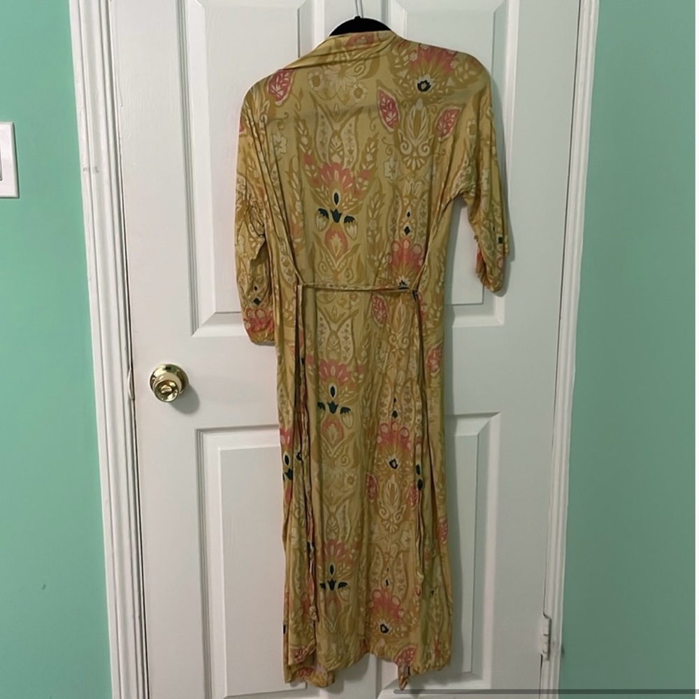 ISO Robe in mustard marigold